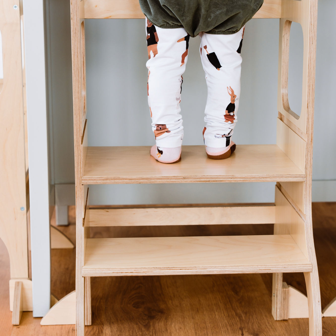 STEP UP Adjustable Height Helper Tower With Support Legs - Natural Wood