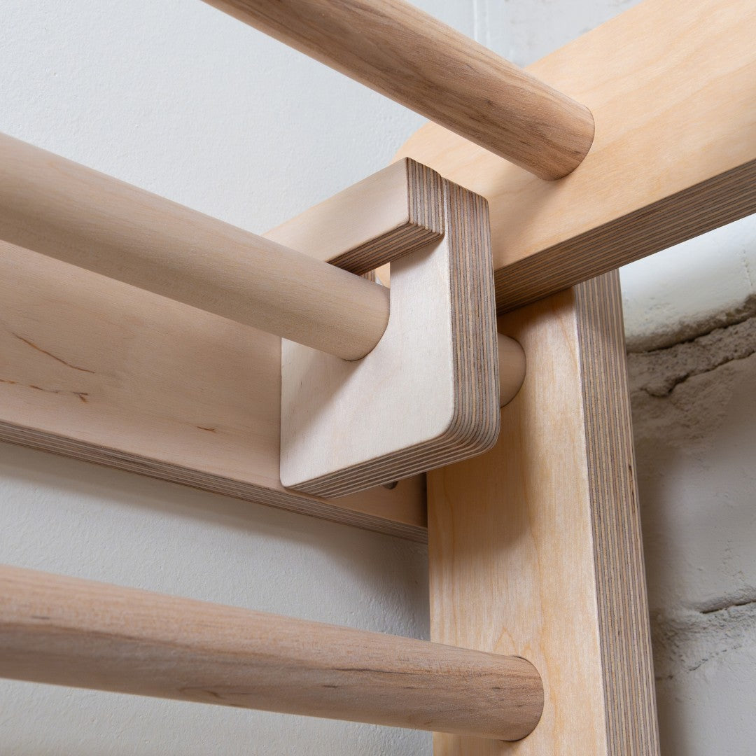 Frame-to-Wall Kit – Add-on for climbing frames
