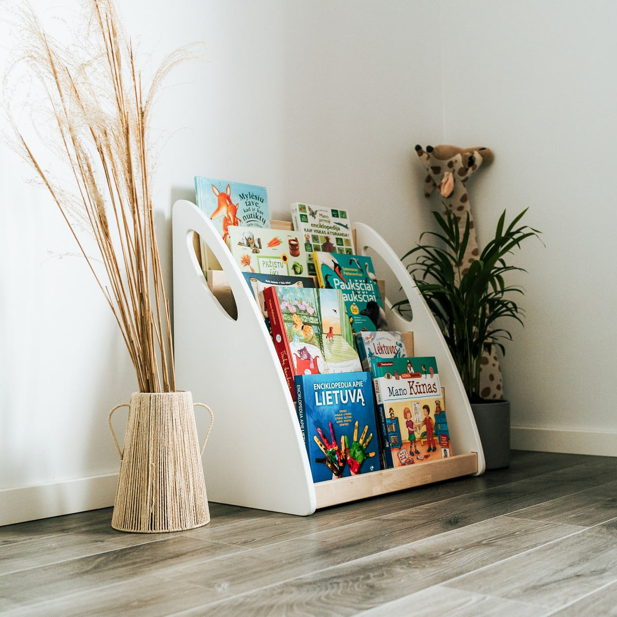 Montessori Bookshelf With Book Storage - 4 Shelves