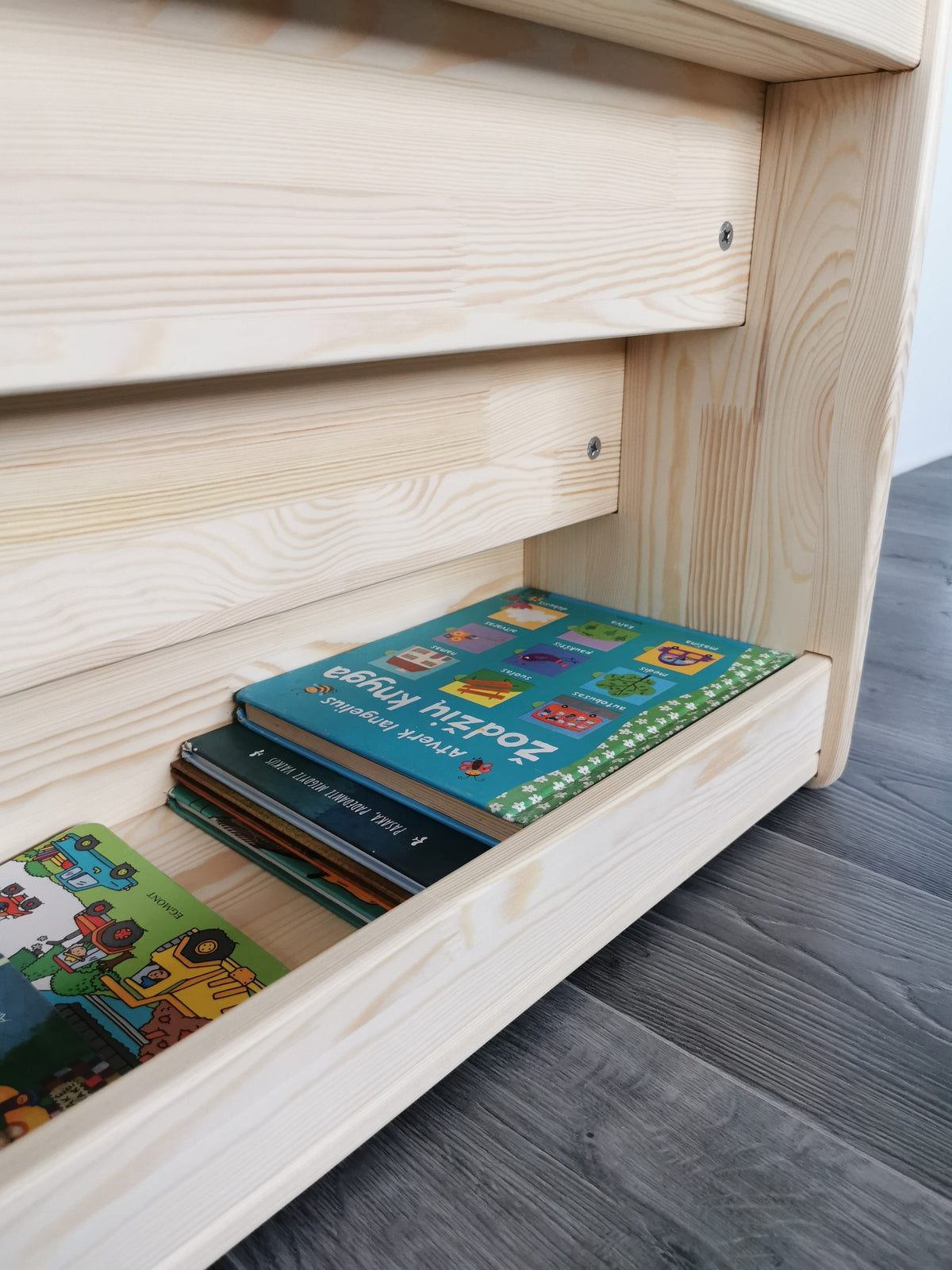 Montessori Bookshelf With Book Storage - 4 Shelves