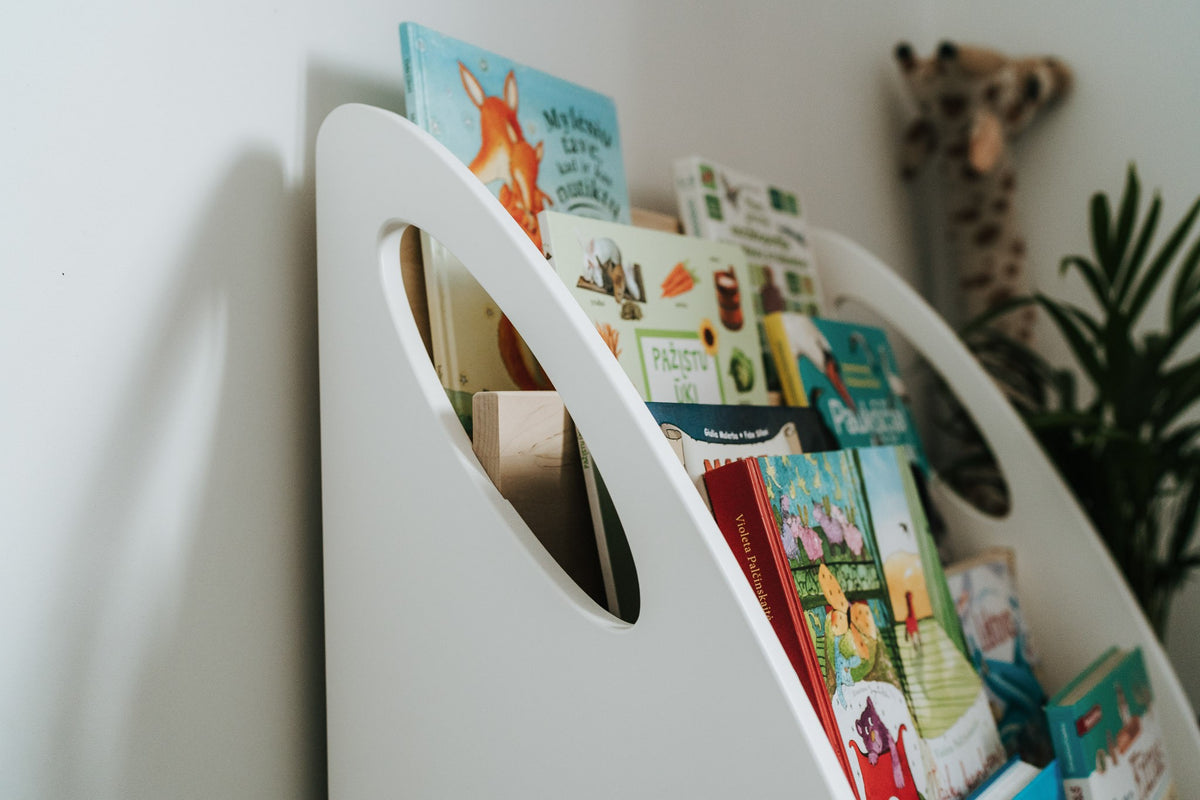 Montessori Bookshelf With Book Storage - 4 Shelves