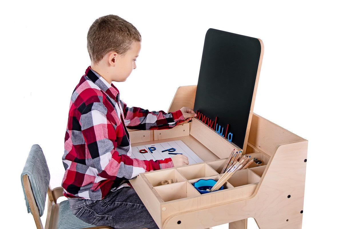 Multisensory Art Table/Desk Luula